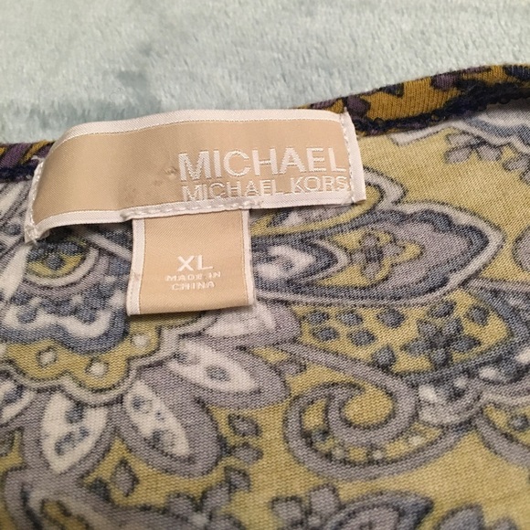 Michael Kors long sleeve slip over blouse with low cut neck. Mostly gold print - Picture 5 of 7